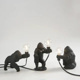GorillaLux - Unik Gorilla Bordslampa | Modern Djurarmatur med Varm LED Belysning Carvallo