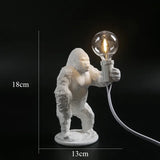 GorillaLux - Unik Gorilla Bordslampa | Modern Djurarmatur med Varm LED Belysning Carvallo