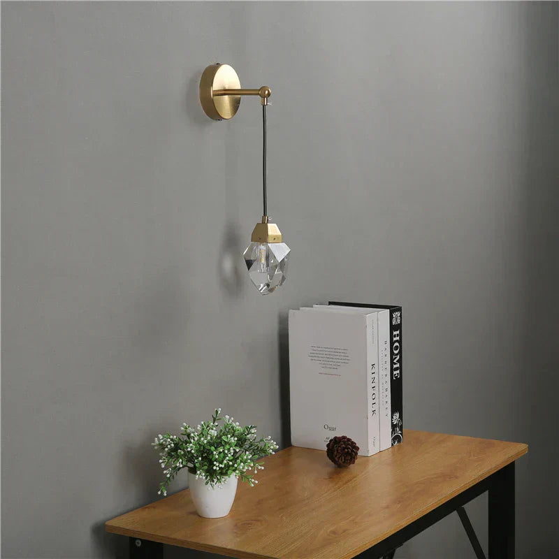 CrystalGlow - Modern Kristall Vägglampa i Minimalistisk Design Carvallo
