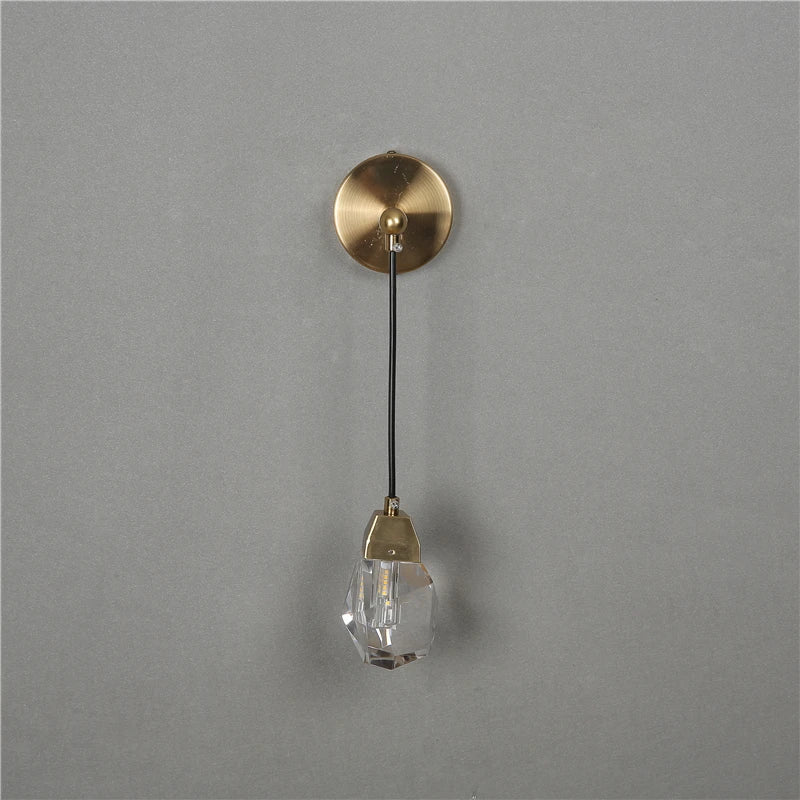CrystalGlow - Modern Kristall Vägglampa i Minimalistisk Design Carvallo