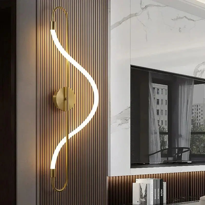 LumiForge - Modern Vägglampa i Järn Carvallo