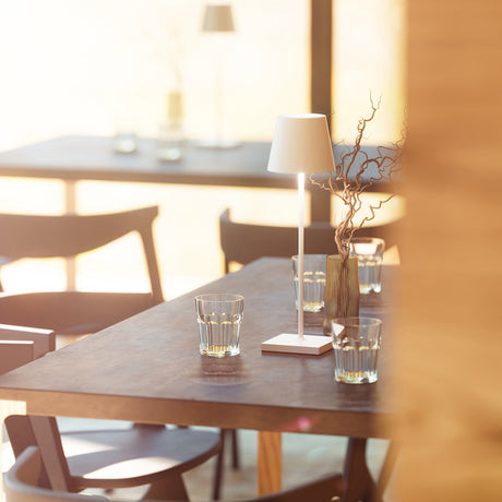 Smart Touch Bordslampa med USB-C – Perfekt för Sovrum & Arbetsutrymmen Carvallo