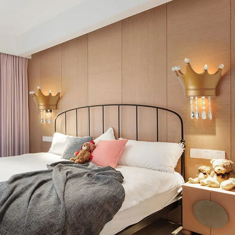 RoyalGlow - Kroon Vägglampa med Kristaller – Elegant LED-Lampa Carvallo