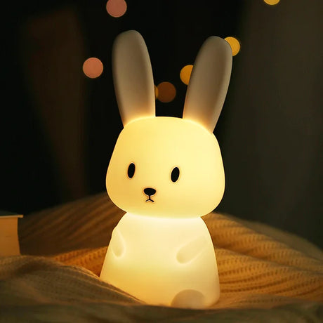 BunnyGlow - Dimbart LED-nattlampa för barn med touchkontroll och USB-laddningsfunktion Carvallo