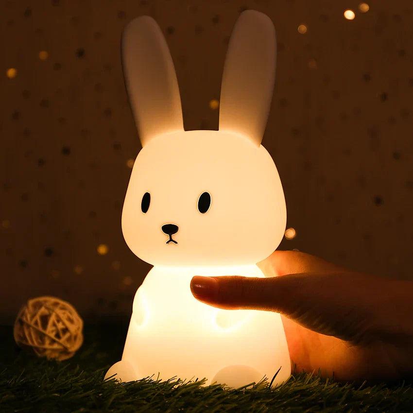 BunnyGlow - Dimbart LED-nattlampa för barn med touchkontroll och USB-laddningsfunktion Carvallo