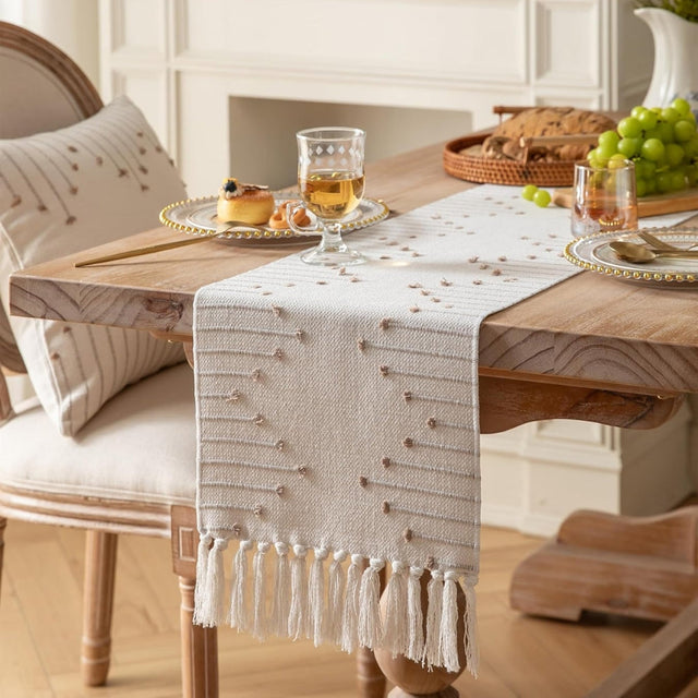 LuxeWeave Tassel Runner – Elegant bordsaccent med Boho Charm MILA Sverige