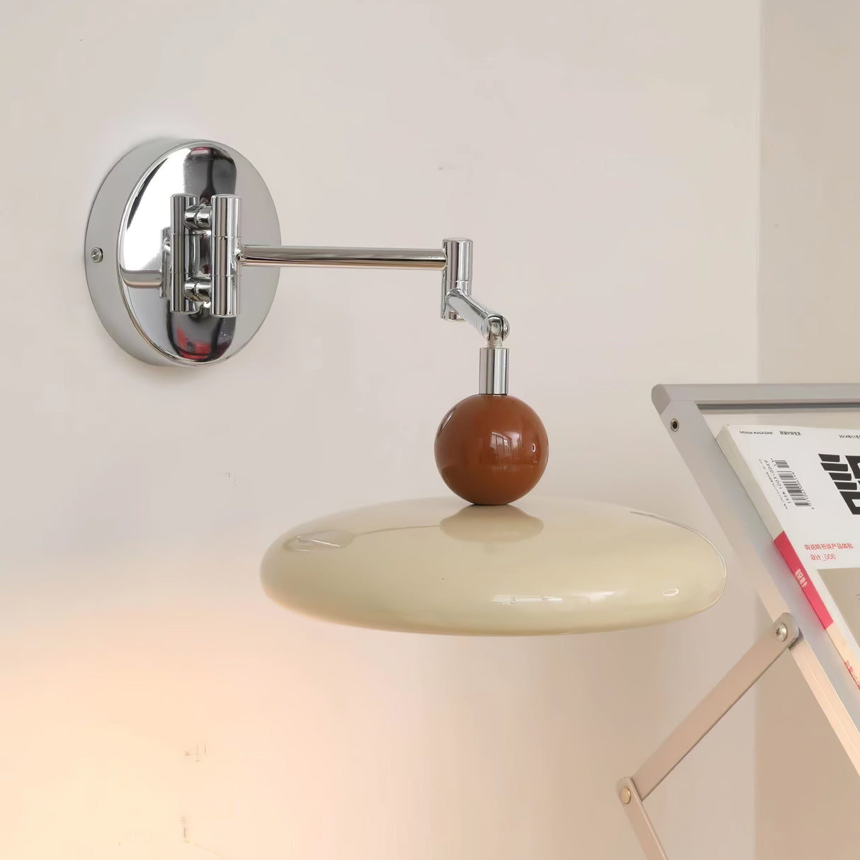 Minimalistisk svängarm vägglampa Carvallo