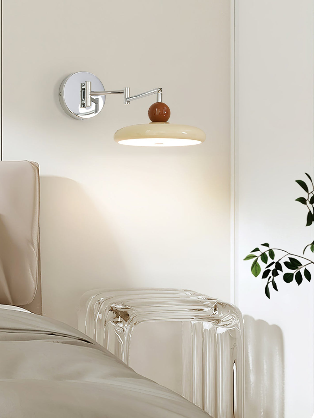 Väggmonterad Lola Svängarm Lampa – Minimalistisk Justerbar Belysning Carvallo