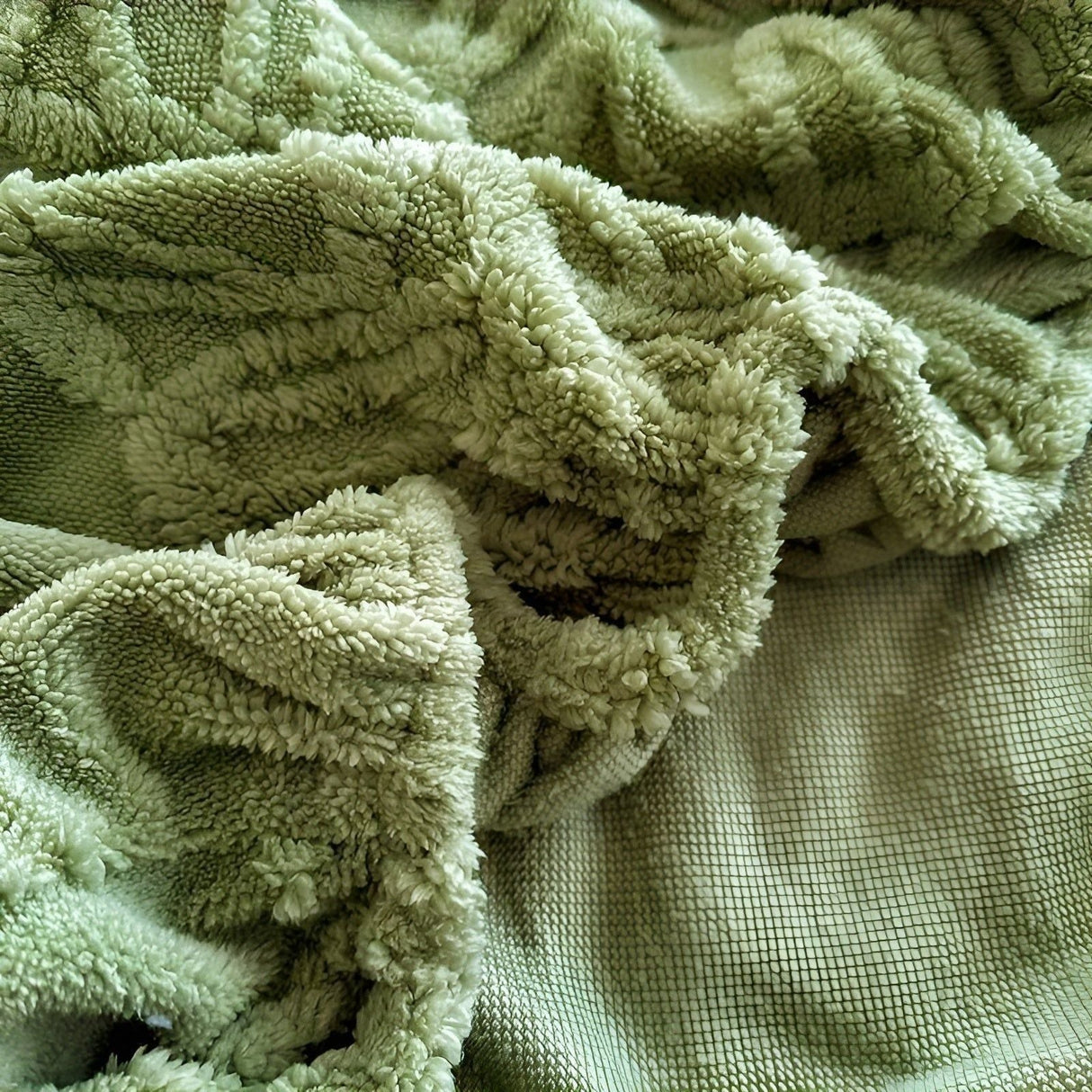 LuxQuilt Madrasskydd - Lyxigt Vadderat Mjölksammet Dammtålig Madrassöverdrag Carvallo