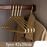 Metallklädhängare i Mattguld eller Silver – Sömlösa Kvalitetsklädhängare Arrangör (4+1 stycken) Carvallo