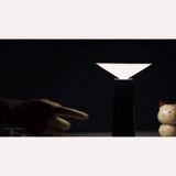 Bordlampa med glasskula skärm – Skandinavisk, stilren belysning för mysiga rum Carvallo