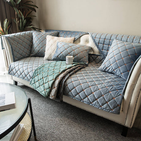 Lyxig vadderad sammet halkfri sofföverdrag för komfort Carvallo