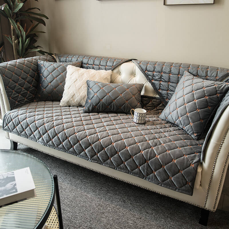 Lyxig vadderad sammet halkfri sofföverdrag för komfort Carvallo