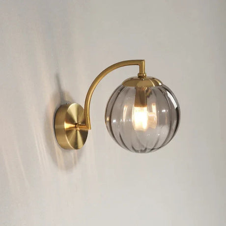 Elegant vägglampa med glasdesign Carvallo