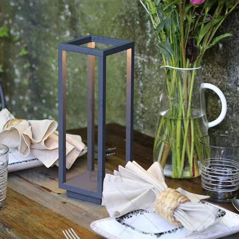 LumaGlow - Uppladdningsbar LED Bordslampa, Dimbar och Energisnål för Inomhus och Utomhus Carvallo