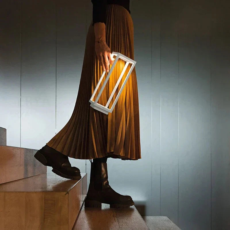 LumaGlow - Uppladdningsbar LED Bordslampa, Dimbar och Energisnål för Inomhus och Utomhus Carvallo