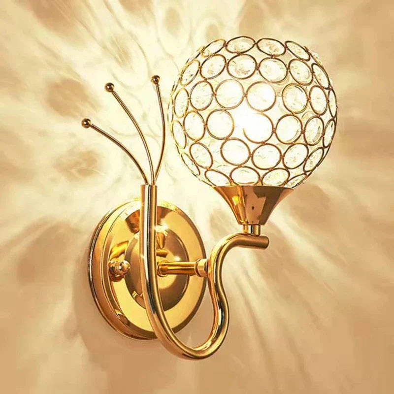 CrystalLuxe - Elegant Kristallvägglampa med LED-belysning - Glamorös Väggbelysning Carvallo