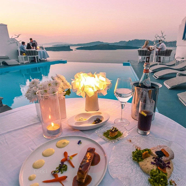 LumiBloom – Dekorativ LED Bordslampa med Unik Design Carvallo