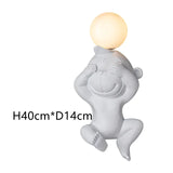 LekfullGlöd - Rolig Apa Vägglampa med Mjölkglas – Dekorativ LED Lampa Carvallo