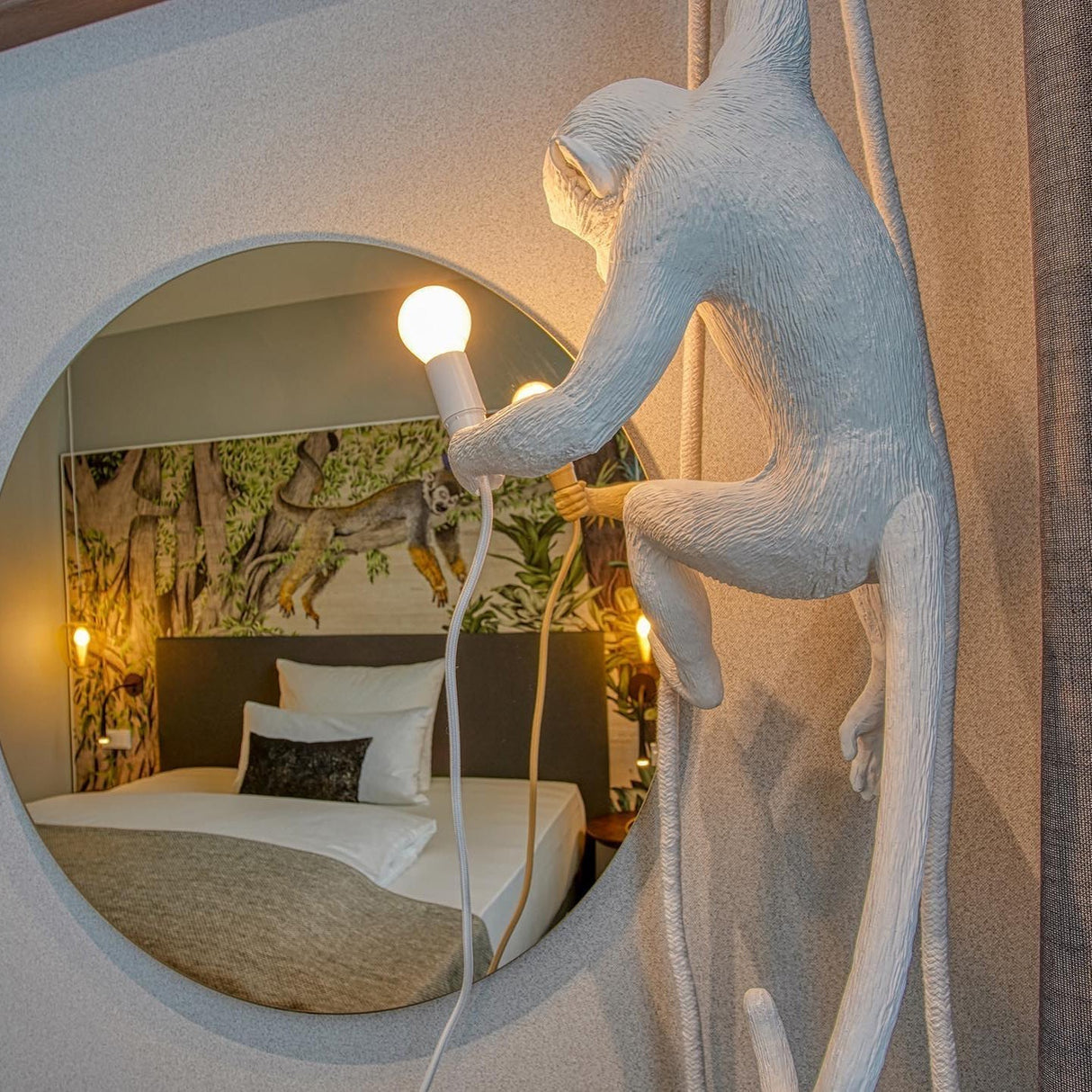 SimiaGlow – Abependantlampa med legendarisk charm och skulptural utstrålning Carvallo