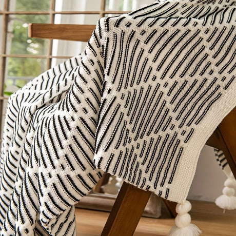 Monochrome Diamond Pattern Blanket Carvallo