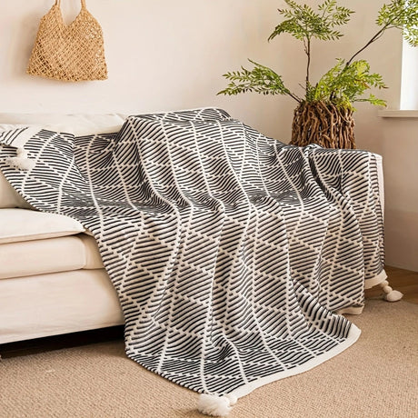 Monochrome Diamond Pattern Blanket Carvallo