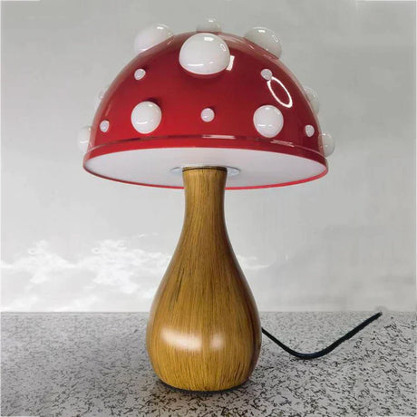 Amanita Svamp Bordslampa Med Mjuk Atmosfärisk Glöd Carvallo