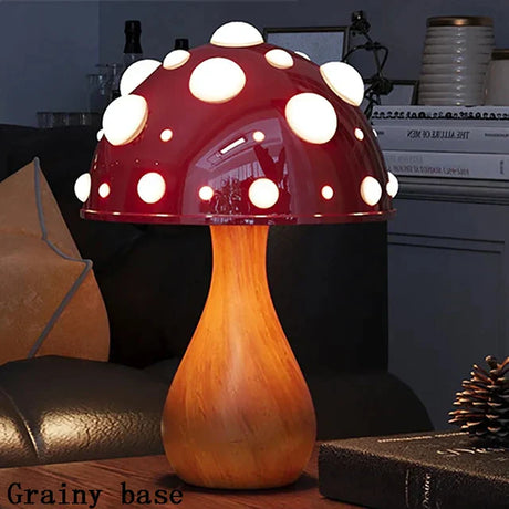 Amanita Svamp Bordslampa Med Mjuk Atmosfärisk Glöd Carvallo