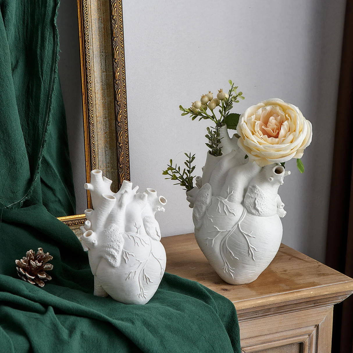 Anatomisk hjärtformad vas för färska eller torkade blommor Carvallo