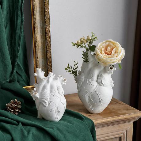 Anatomisk hjärtformad vas för färska eller torkade blommor Carvallo
