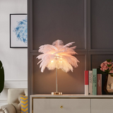 Art Deco Feder Guld Gildad Bords Lampa Med Mjuk Ljus Carvallo