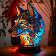 Konstnärlig glasdjurmotiv lampa för stilfull heminredning Carvallo