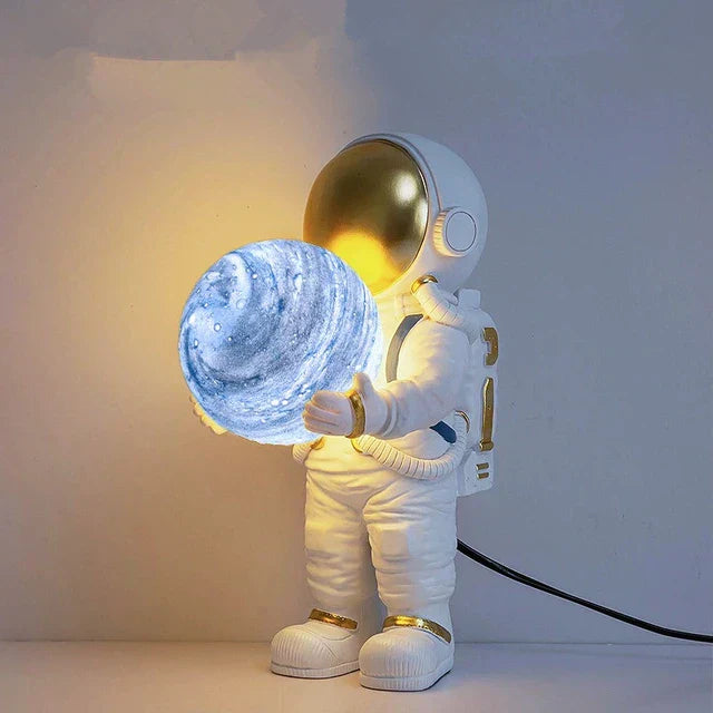Astronaut LED Bordslampa för Barns Sovrum och Vardagsrumsbelysning Carvallo