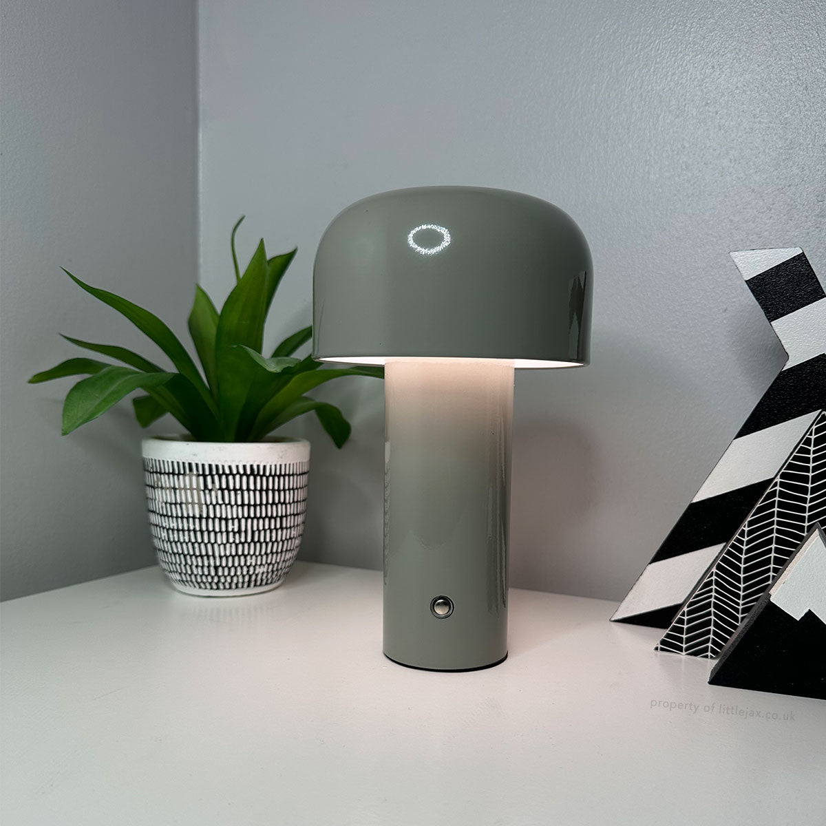 Stilig modern trådlös svamp-lampa för hem och kontorsbruk Carvallo