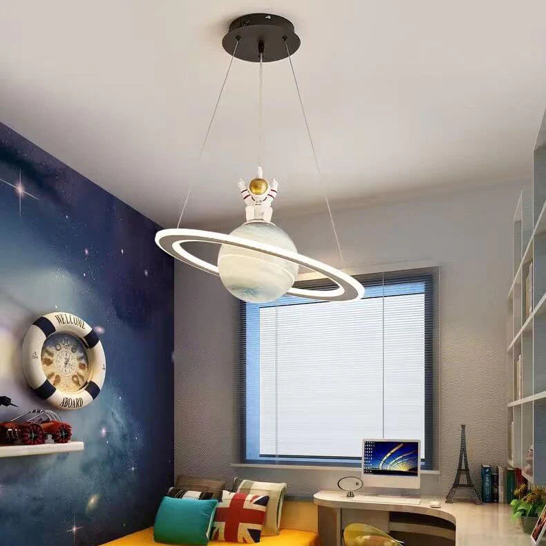 Barns LED Hängande Lampa med Planetär Motiv för Barnrum Carvallo