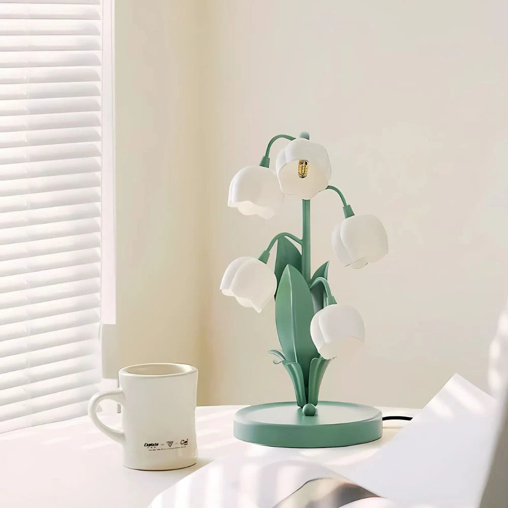 Elegant Bell Orchid Lamp med Mjuk Ljus och Metallisk Finish Carvallo
