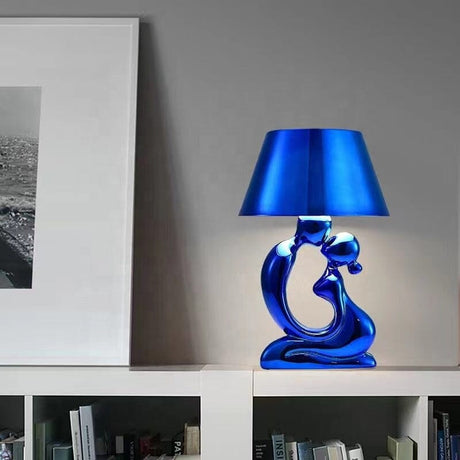 Elegant Dekorativ Kärlekslampa Med Guld Eller Krom Finish Carvallo