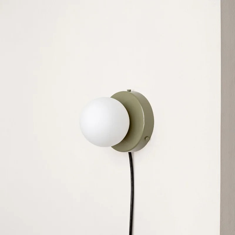 Elegant Glasvägglampa med plug-in design och LED-lampa Carvallo