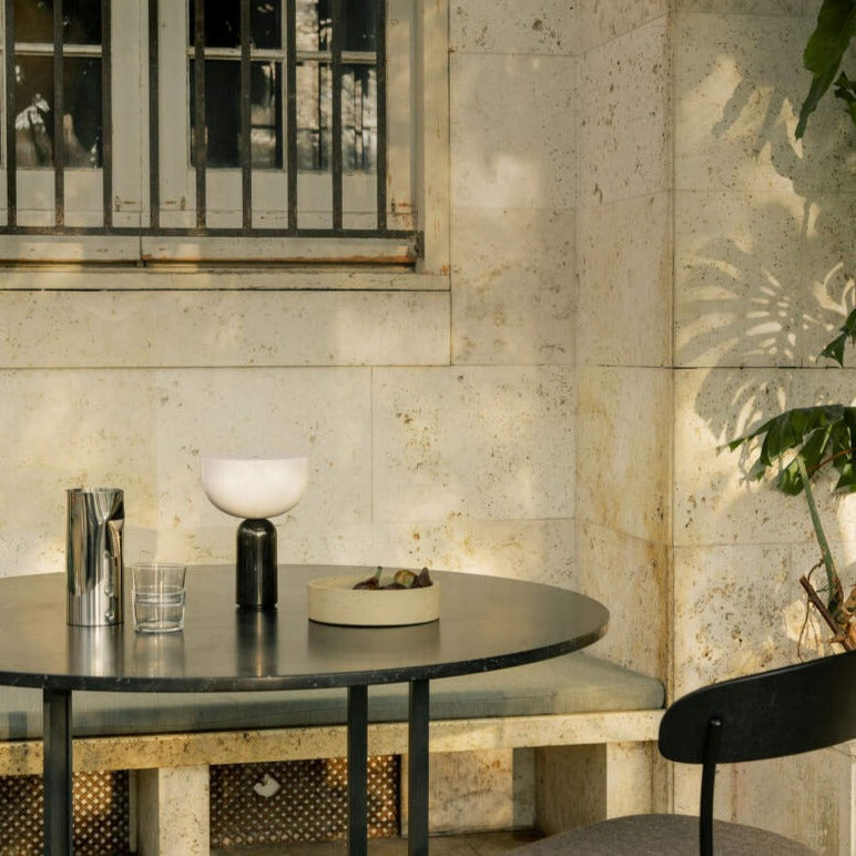 Elegant marmorlampe med förfinad marmorbas belysning Carvallo