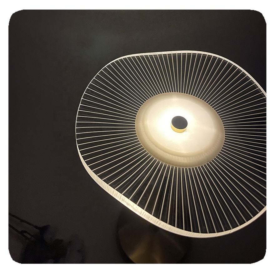 Modern Ute Bordslampor Energisparande LED Justerbar Design Carvallo