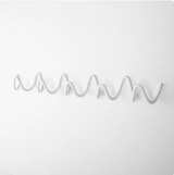 Modern väggklädhängare med elegant design och minimalistisk stil Carvallo