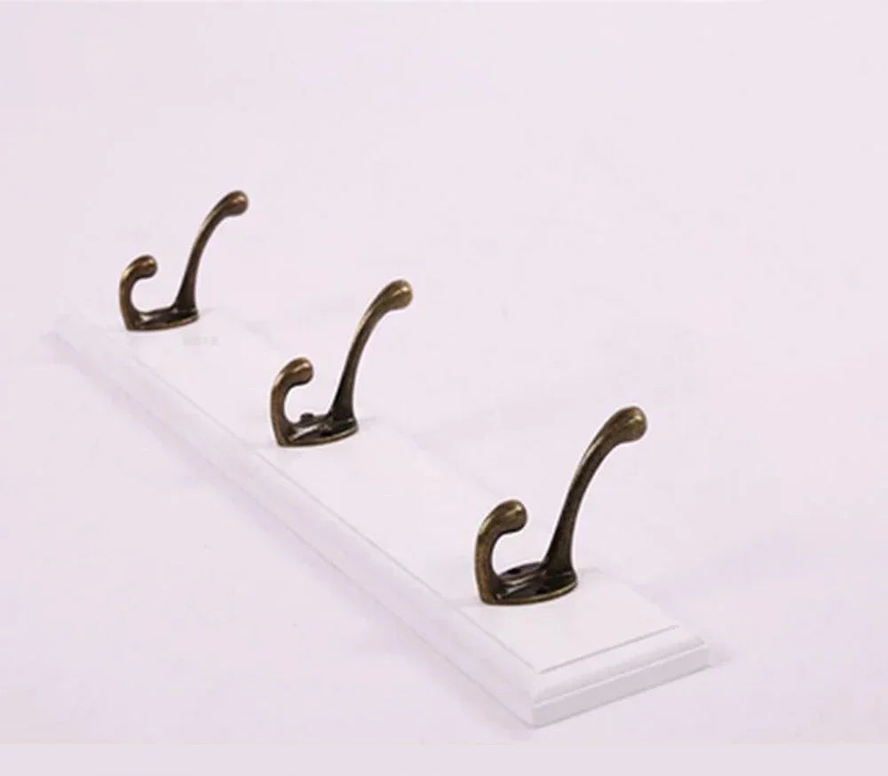 Väggmonterad Klädhängare | Solitt Trä Entréorganiserare | Rustik Platsbesparande Krokar | Brick by Brick Carvallo