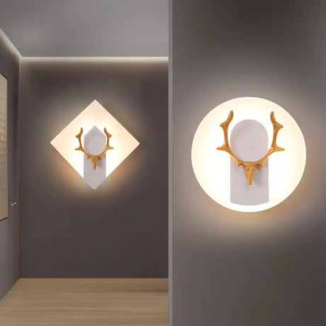 AntlerGlow - Modern LED Vägglampa med Gevärkdesign – Dekorativ Belysning Carvallo