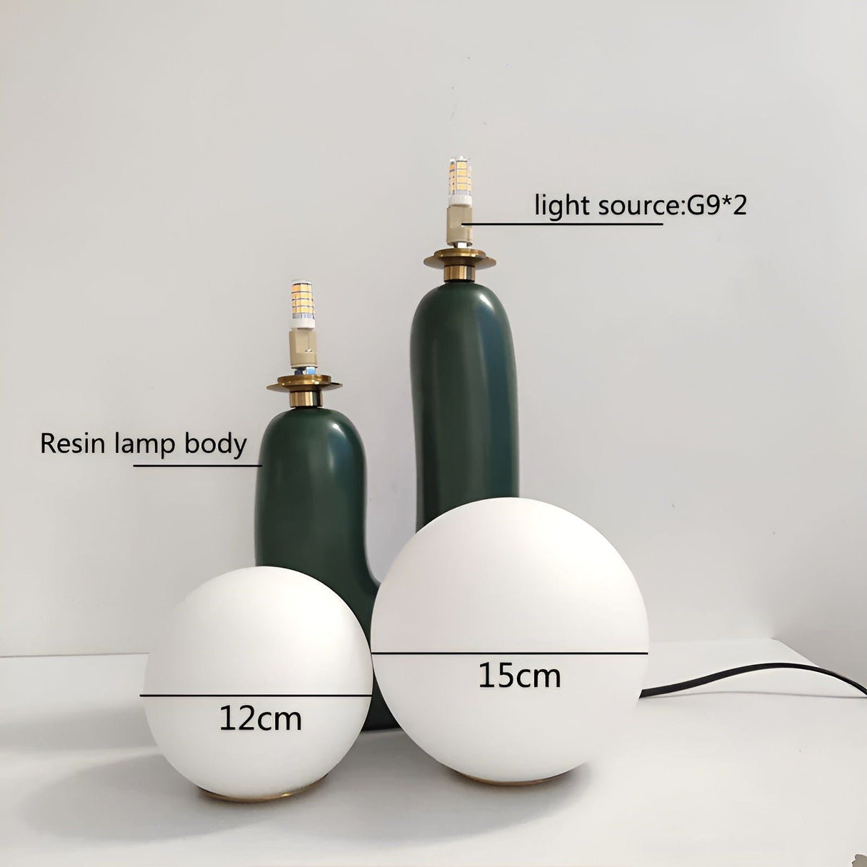 TwinGlow - Kreativ nordisk bordslampa med dubbla frostat glasbollar Carvallo