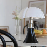 Carvallo – Lyxig Bordslampa med Raffinerad Blomdesign Carvallo