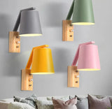 WoodLume – Modern LED Vägglampa i Trä för Vardagsrum och Sovrum Carvallo
