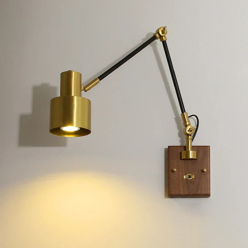 LightCraft - Justerbar Vintage Vägglampa i Mässing och Trä Carvallo