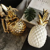 PineGlow - Elegant Ananas Skulptur till Raffinerade Rum Carvallo