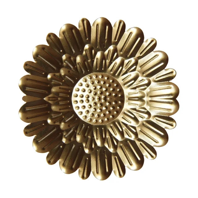 Gyllene minimalistisk cirkelväggskulptur – Modern metallinredning MILA Sverige