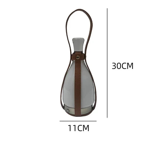 LumeCarry – Bärbar LED Flasketta med Läderhandtag Carvallo